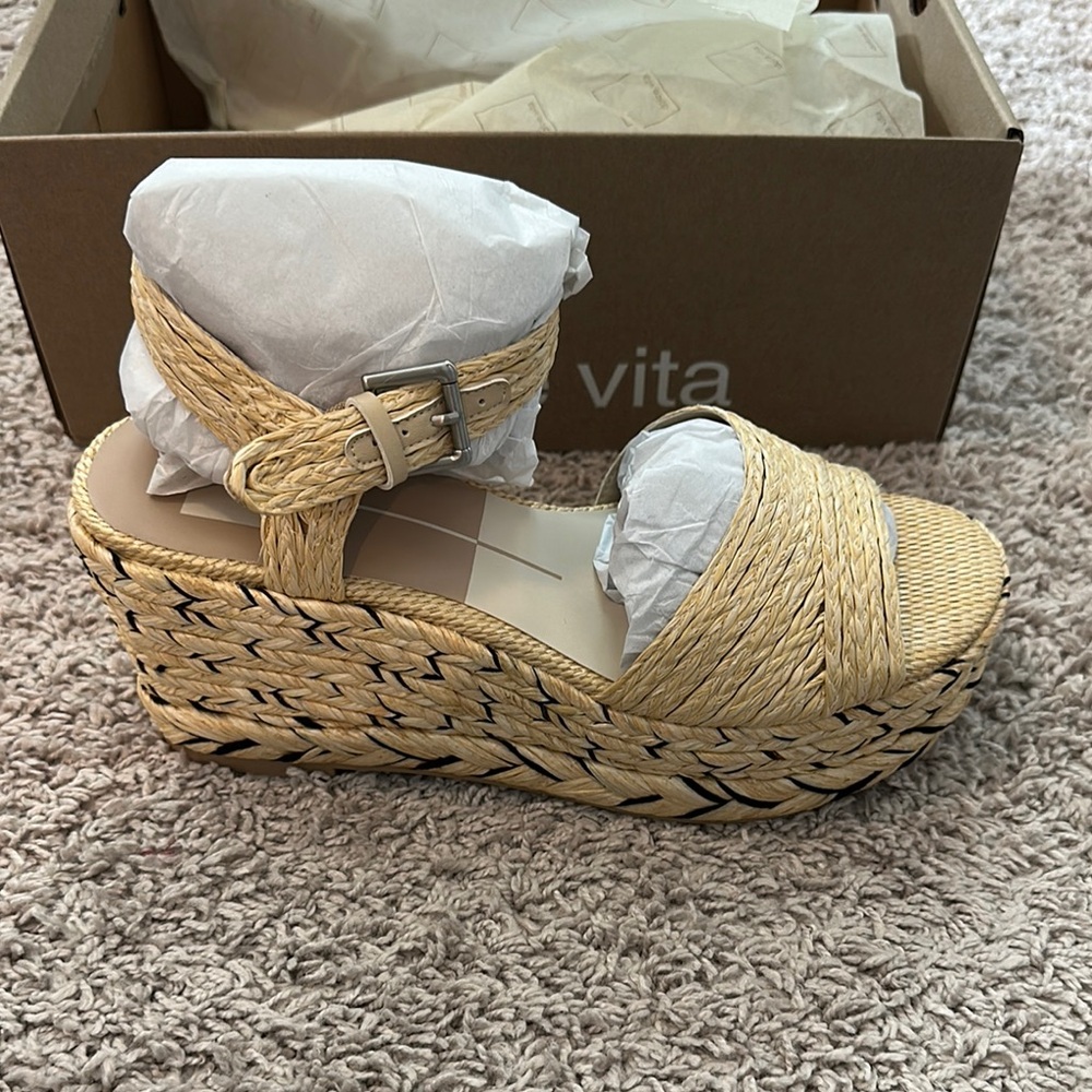 NIB Dolce Vita Tiago wedge in natural raffia color way Sz 8